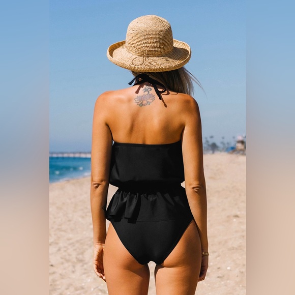 CUPSHE Ruched Flounce Halter Tankini & High Waist Bikini Set - Picture 2 of 7